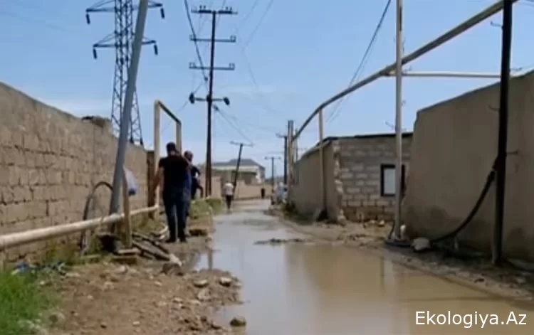 “Dörd ay keçib, küçələr hələ də su altındadır”