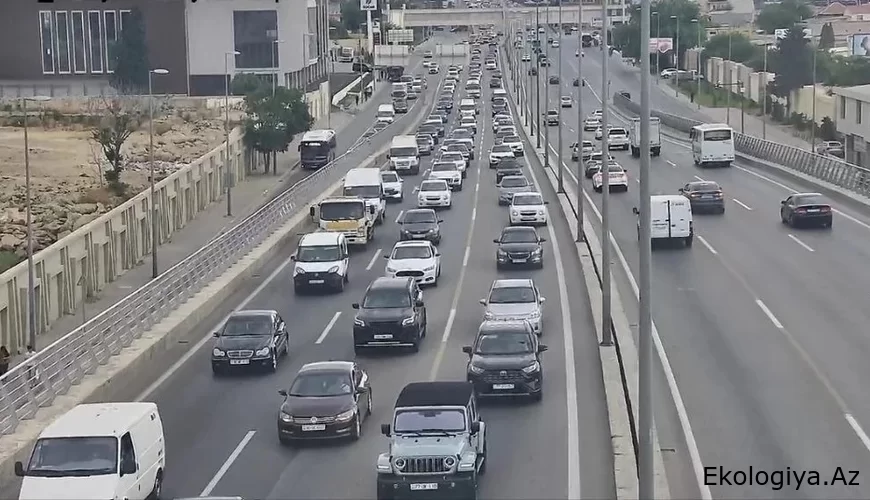 Bakının bəzi yollarında nəqliyyatın sıxlığı yaranıb
