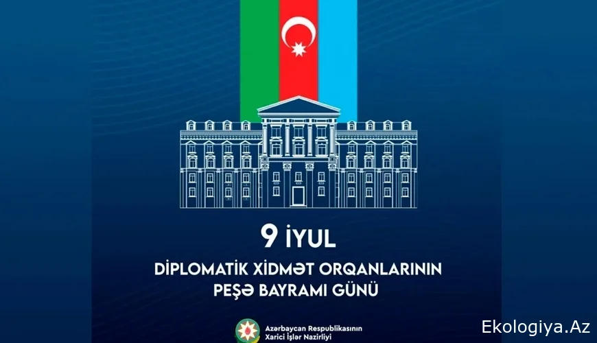 9 iyul Diplomatiya Günüdür - Xarici İşlər Nazirliyinin kollektivi Fəxri xiyabanı ziyarət edib/FOTO