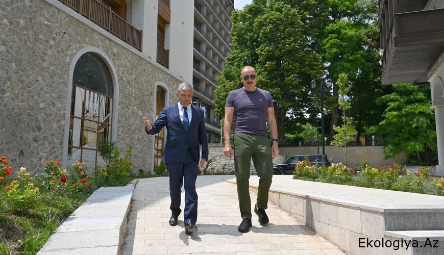 Prezident Şuşada Qarabağ küçəsində... - FOTO